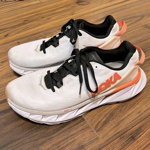 Great condition Hoka Profly